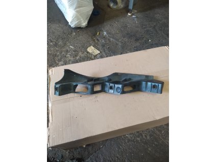 Držák předního nárazníku levý VW Passat B6 3C0 807 889 3C0807889