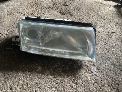 Přední práve světlo Škoda Octavia 1