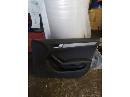 Tapecir přední pravý Audi A5 8T8 867 106 8T8867106