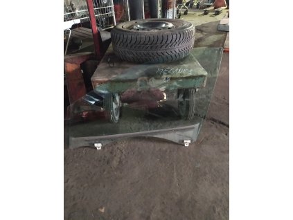 Levé přední sklo Megane 3