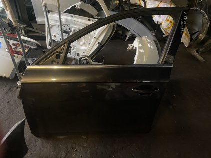 Dveře levé přední Audi A4 B8 kód barvy LZ7L