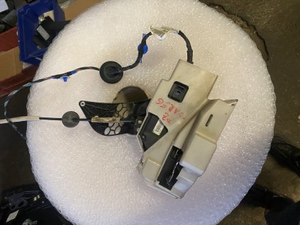 Zámek dveří pravý zadní VW Touareg 3D4 839 016 K 3D4839016K