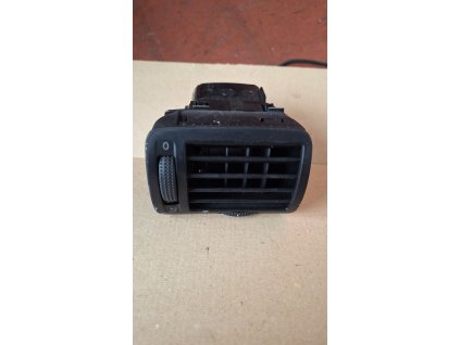 Průduch ventilace pravý VW Passat B5.5 3B0819704D 3B0 819 704 D