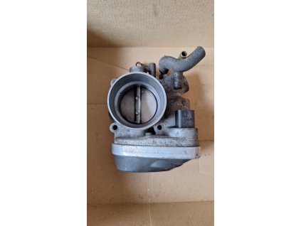 Škrtící klapka 06A133062AT 06A 133 062 AT