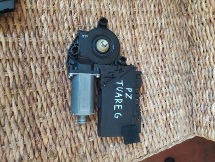 Motorek stahování oken Pravy zadni VW Touareg 3D0 959 794 E 3D0959794E