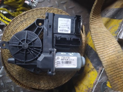 Motorek stahování oken 1T0 959 701 1T0959701 1K0 959 793 C 1K0959793C