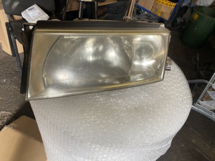 Přední světlo levé Škoda Octavia 1