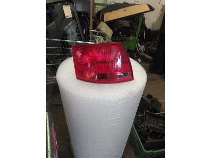Levé zadní světlo Audi A4 B7 COMBI  8E9 945 095 E 8E9945095E