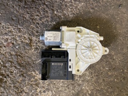 Motorek stahování oken pravý VW Golf V 1K5 837 402 AN 1K5837402AN 1K0 959 792 P 1K0959792P