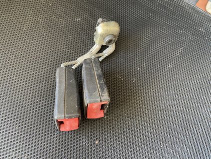 Dvojitý zámek bezpečnostního pasu VW Passat B6 3C0 857 739 B 3C0857739B