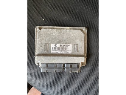 Řídicí jednotka motoru 03E 906 033 AB 03E906033AB
