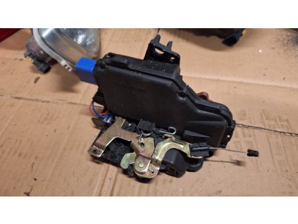 Zámek dveří levý přední Škoda Fabia 2 5J1837015A 5J1 837 015 A