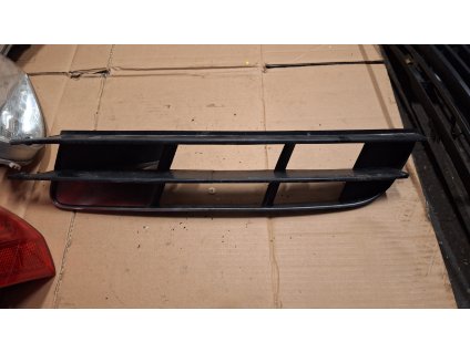 Krytka předního nárazníku levá Audi Q7 4L0807681 4L0 807 681