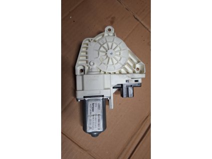 Motorek stahování oken levý přední Audi Q7 4L0959801A 4L0 959 801 A