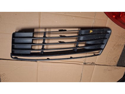 Mřížka předního nárazníku levá Audi Q7 4L0 807 697 4L0807697