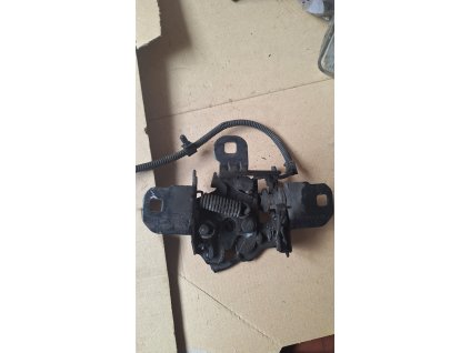 Zámek kapoty VW Golf 4 1J0823509C 1J0 823 509 C