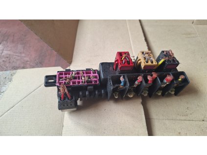 Pojistková skříň 4A0937530 4A0 937 530