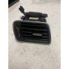 Průduch ventilace levý  VW Passat B7