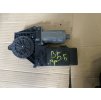 Motorek stahování oken pravý přední VW Passat B5.5 105415-301 105415-301