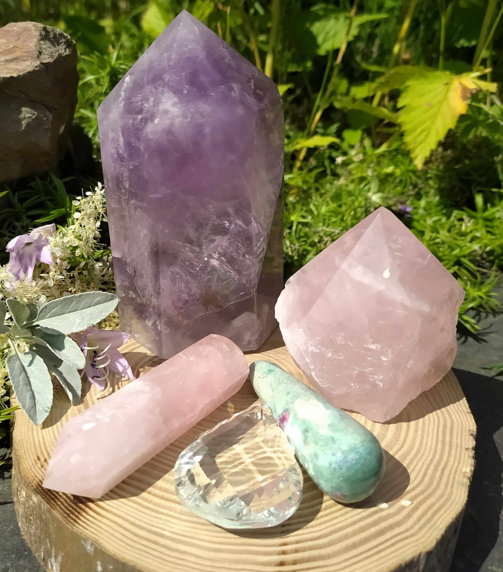 Čištění a nabíjení drahých kamenů