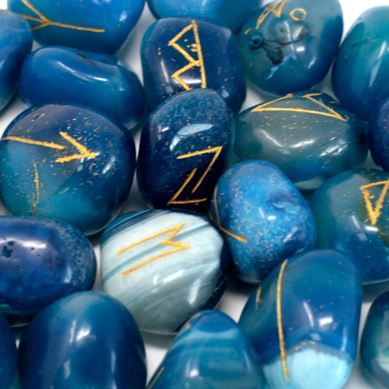 Runové Kameny: nositelé písmen, symbolů a duchovní energie