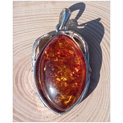 Přívěsek-Jantar (rekonstruovaný)