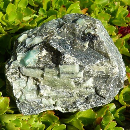 Smaragd v mat. hornině I