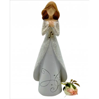 Andělská soška s třpytkami