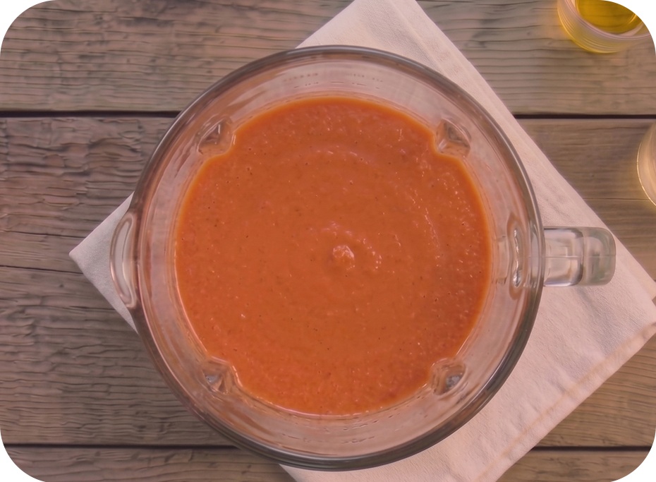 Rozmixované gazpacho v mixéri