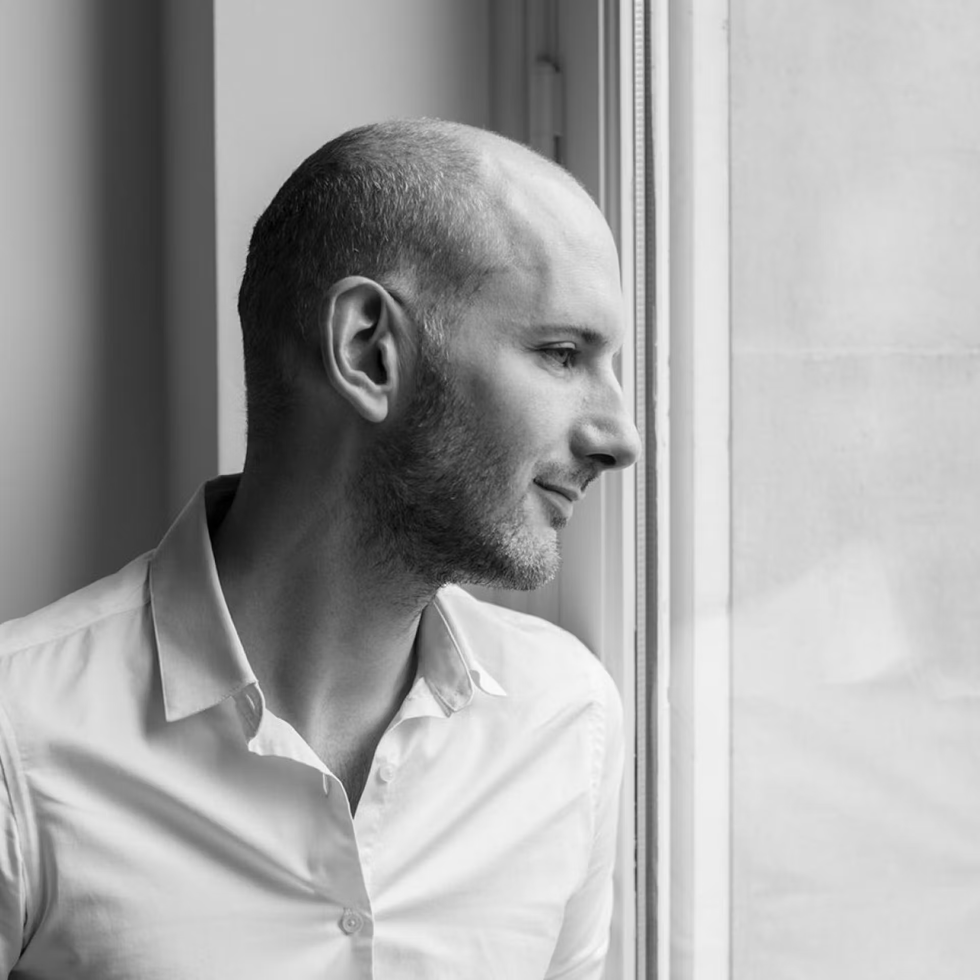 Quentin Bisch parfumér stojaci za vôňami Guidance Fleur Narcotique Bois Imperial a Teriaq