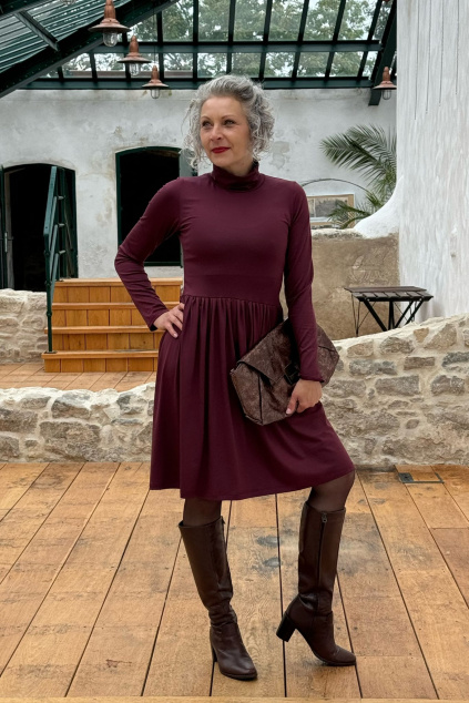 Tencelové šaty Gill krátké midi vínová expres I
