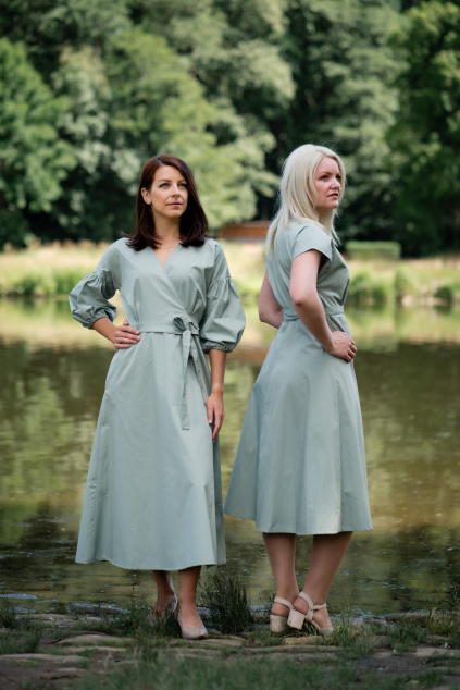 Bio bavlněné zavinovací šaty Mirabela - sage green - krátké - vel. S - skladem