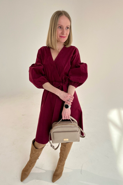 Manšestrové zavinovací šaty Mirabela krátké midi fuchsiová expres (14)