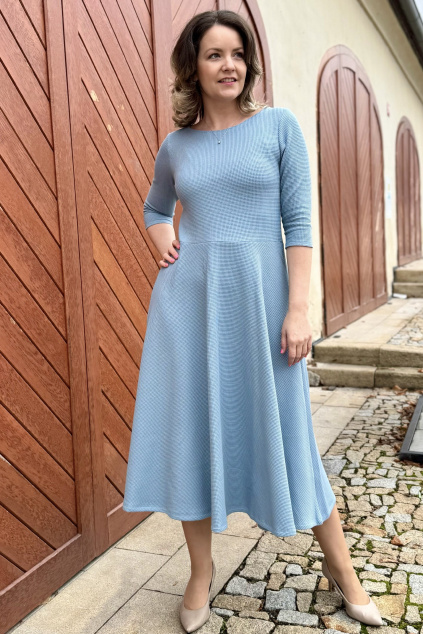 Vaflové bio bavlněné šaty Klasik Zarina světle modrá krátké midi (2)