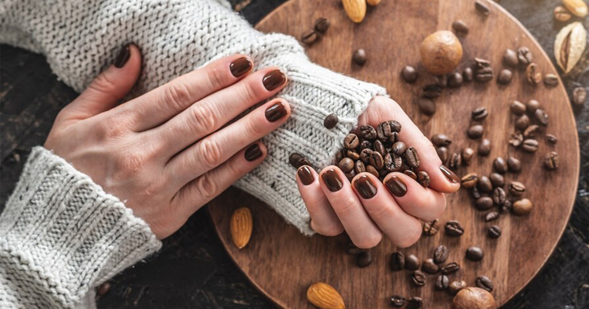 PODZIMNÍ MANIKÚRA INSPIROVANÁ VAŠÍ OBLÍBENOU KÁVOU