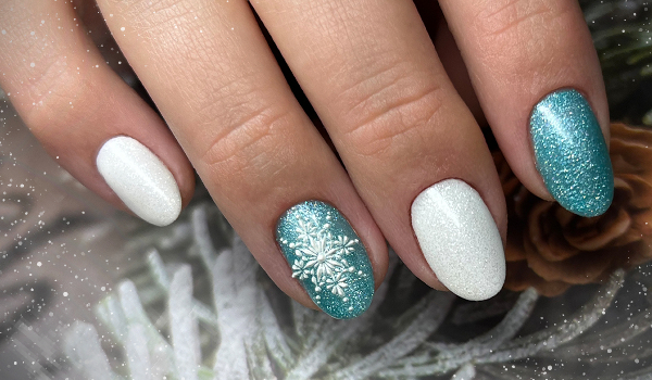 Zasněžená manikúra: Takto budou vypadat vaše nehty, když se inspirujete sněhovými vločkami!