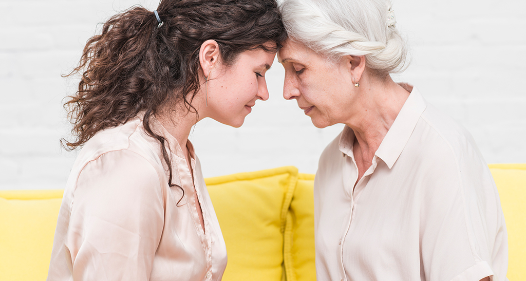 PÉČE O PLEŤ: JAK BY MĚLA VYPADAT, KDYŽ JE VÁM 20, 30, 40 A 50+?