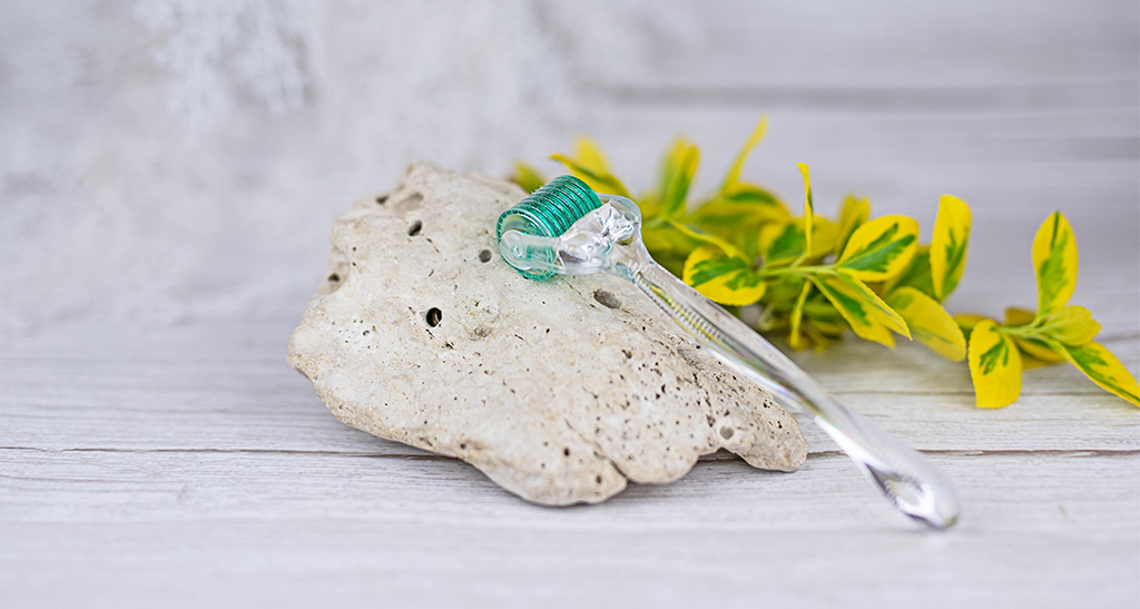 CHCETE OMLAZENÍ PLETI KONEČNĚ VIDĚT? VYZKOUŠEJTE DERMA VÁLEČEK!