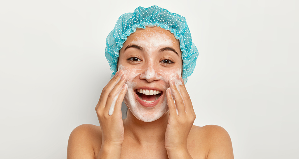 ŽIADNA KOZMETIKA NEPÔSOBÍ, POKIAĽ ČISTENIE A ODLIČOVANIE PLETI NIE JE SPRÁVNE.