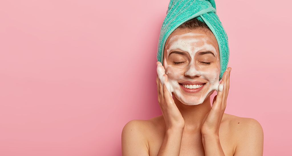 PRAVIDELNÉ ČISTENIE PLETI JE ZÁRUKOU DOKONALÉHO VZHĽADU