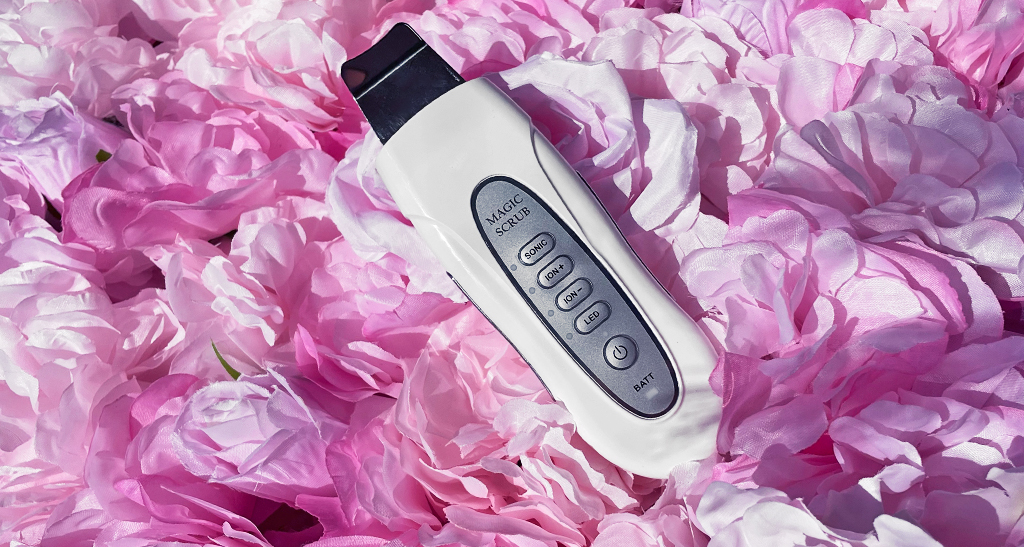 ULTRAZVUKOVA ŠPACHTĽA: ELEGANTNÝ KOZMETICKÝ POMOCNÍK PRE MODERNÉ ŽENY