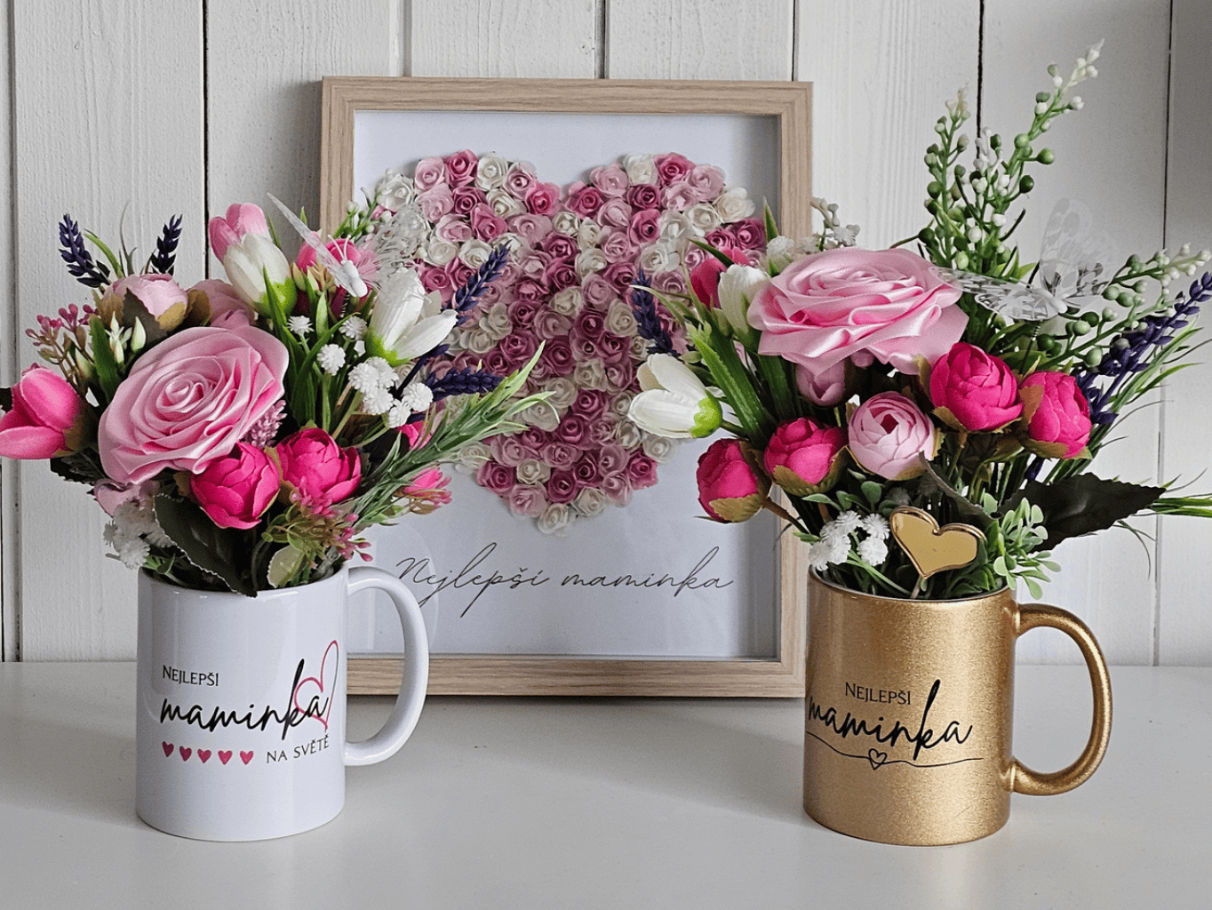 Květiny potěší každou ženu, ale co kdyby váš dárek dělal radost hned dvakrát?