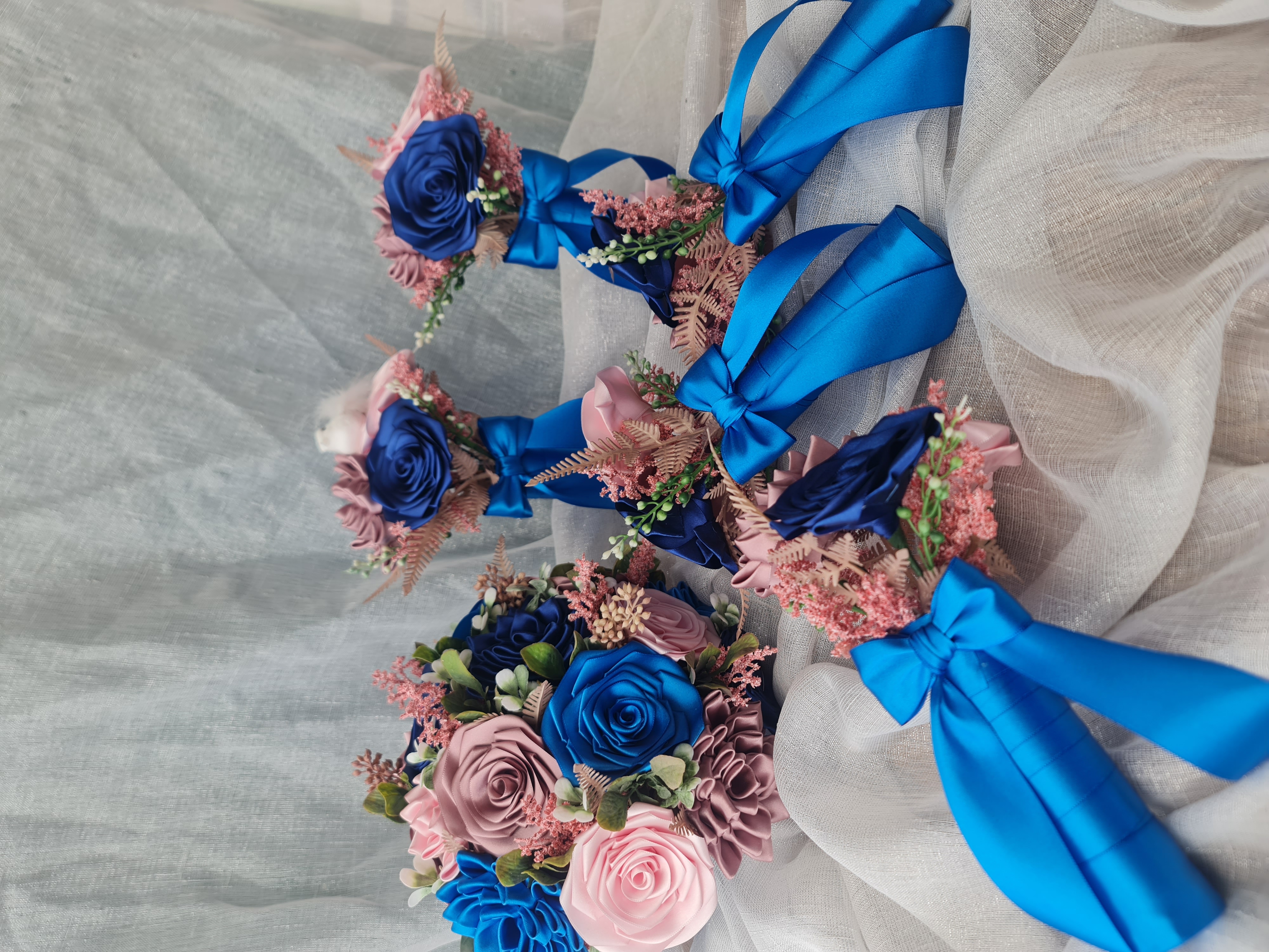 Veselá barevná kytice ze saténových stuh na zakázku