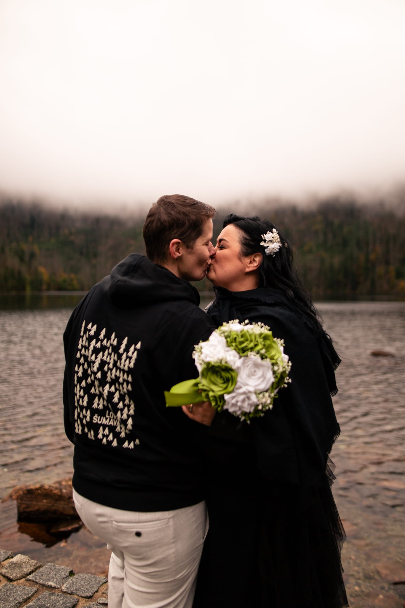 Svatební kytice na svatbu v tajemné šumavské přírodě