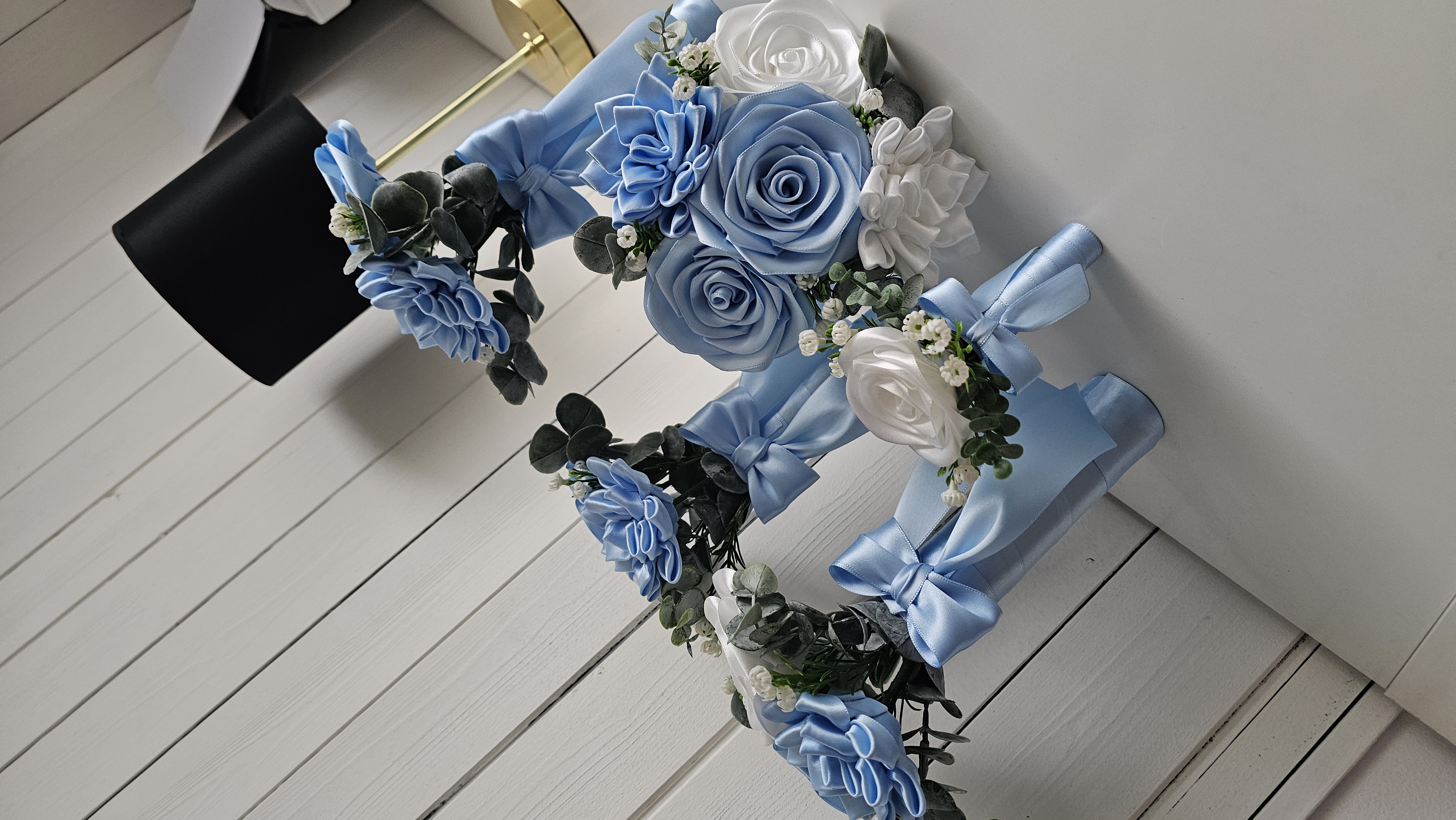 Detailní pohled na ručně skládanou svatební kytici Eternal Flowers