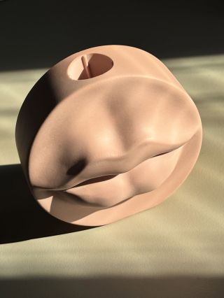 Nový kúsok v ponuke 🎀 svietnik Lips