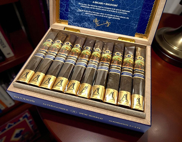 New World Decenio: Doutníky, které oslavují desetiletí mistrovství A. J. Fernandeze