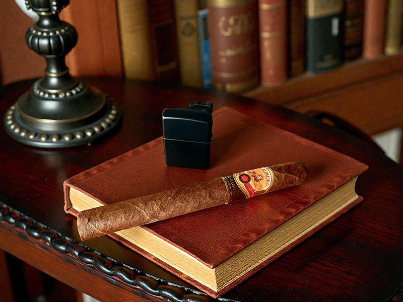 Zapalovače Zippo - zapalování doutníku