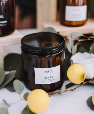 [🇵🇱👇] 🇨🇿 | Zavři oči a nech se unést do světa, kde je léto věčné. Sladká vůně zralé meruňky se jemně mísí s osvěžující...