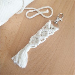 Macrame - přívěšek na klíče